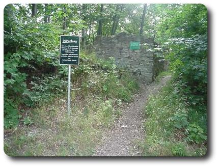 Bild der Burgruine von aussen